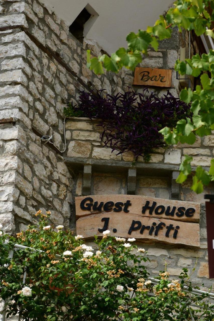 Guest House J.Prifti Berat Exteriör bild